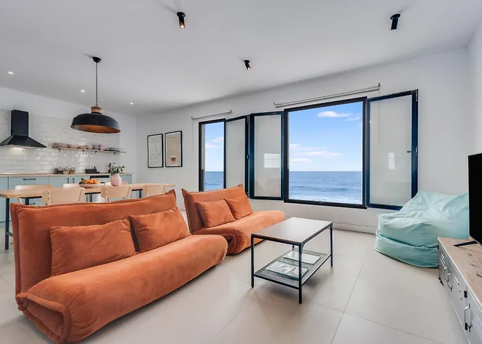 El Submarino Coastal Home