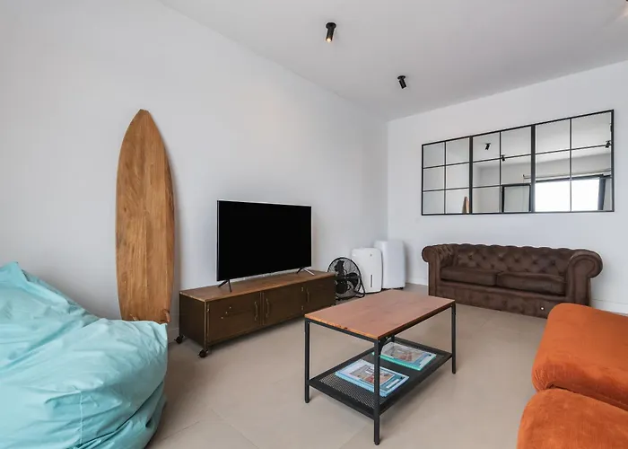 El Submarino Coastal Home